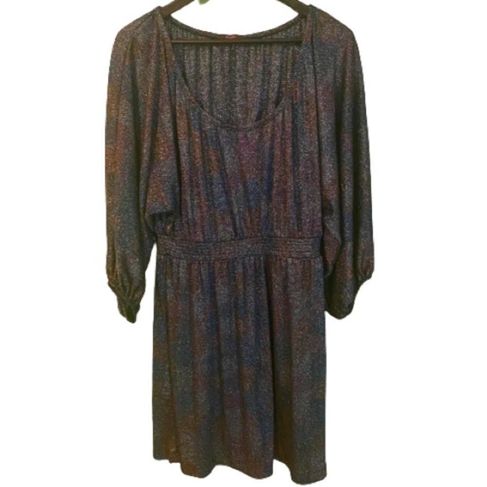 Metallic sparkly dress by Mark with wide ballon sleeves